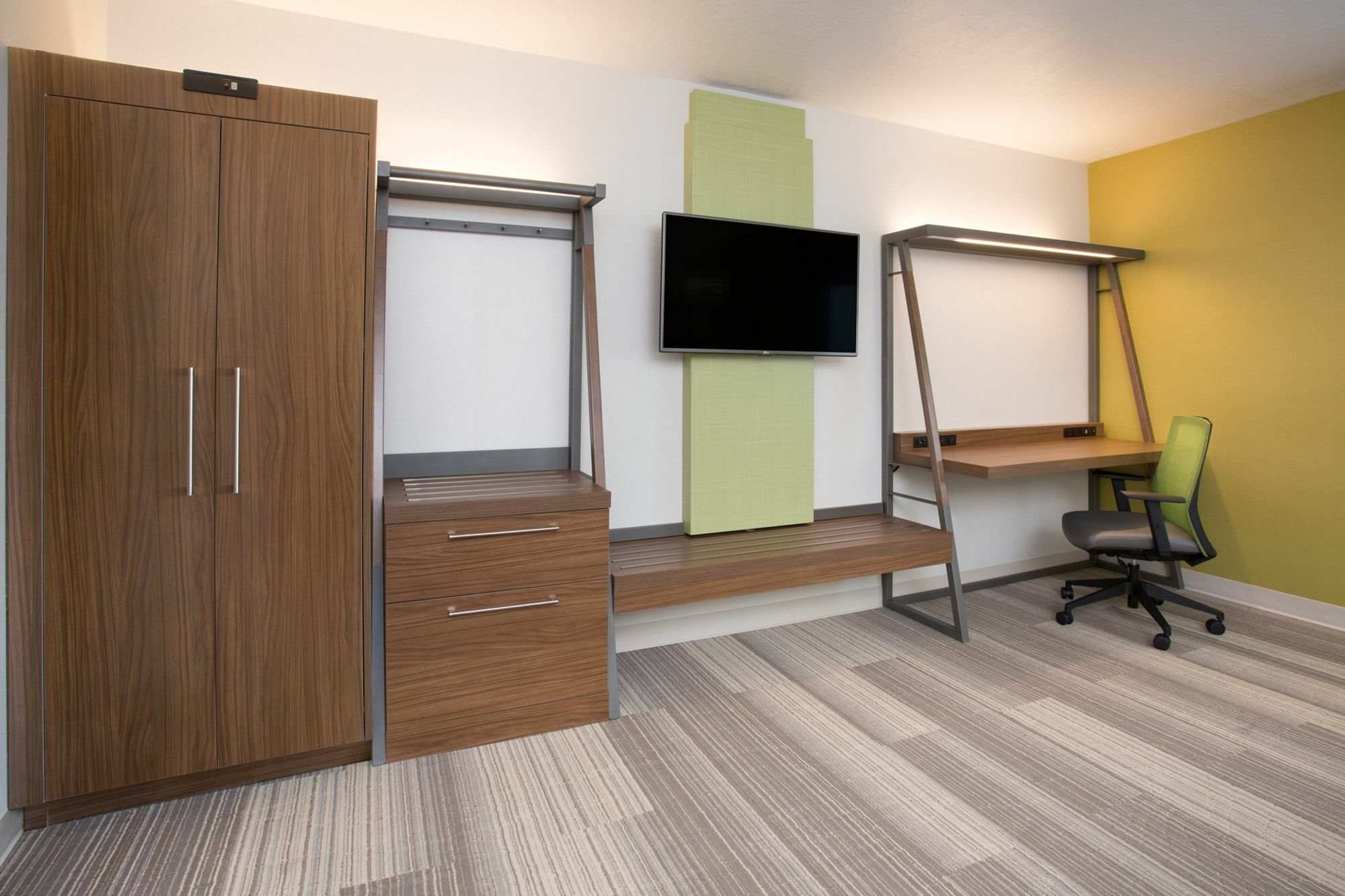 Holiday Inn Express & Suites - Dallas Nw Hwy - Love Field By Ihg Exterior photo
